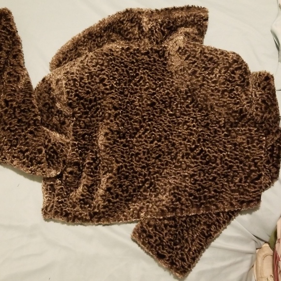 💥Vintage made in" USA," IMITATED FUR SHRUG - Picture 5 of 5